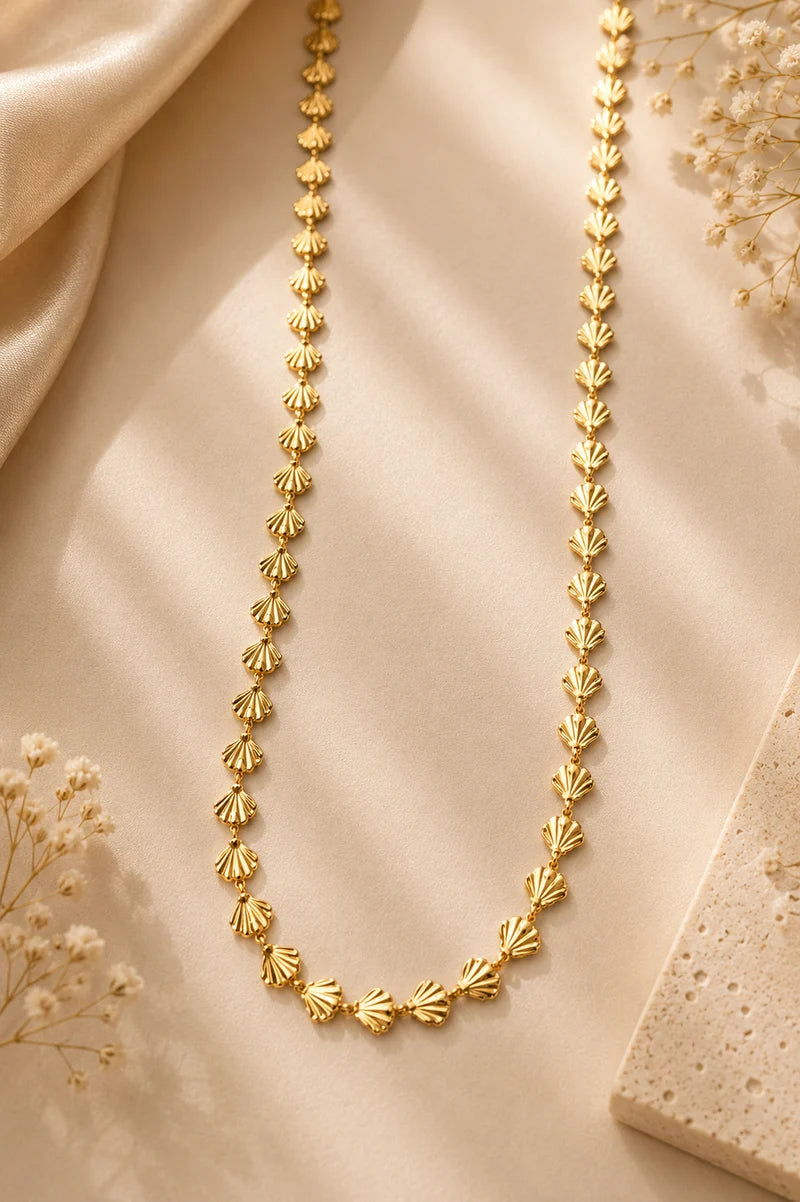 Gold-Tone Artificial Shell Design Chain Necklace