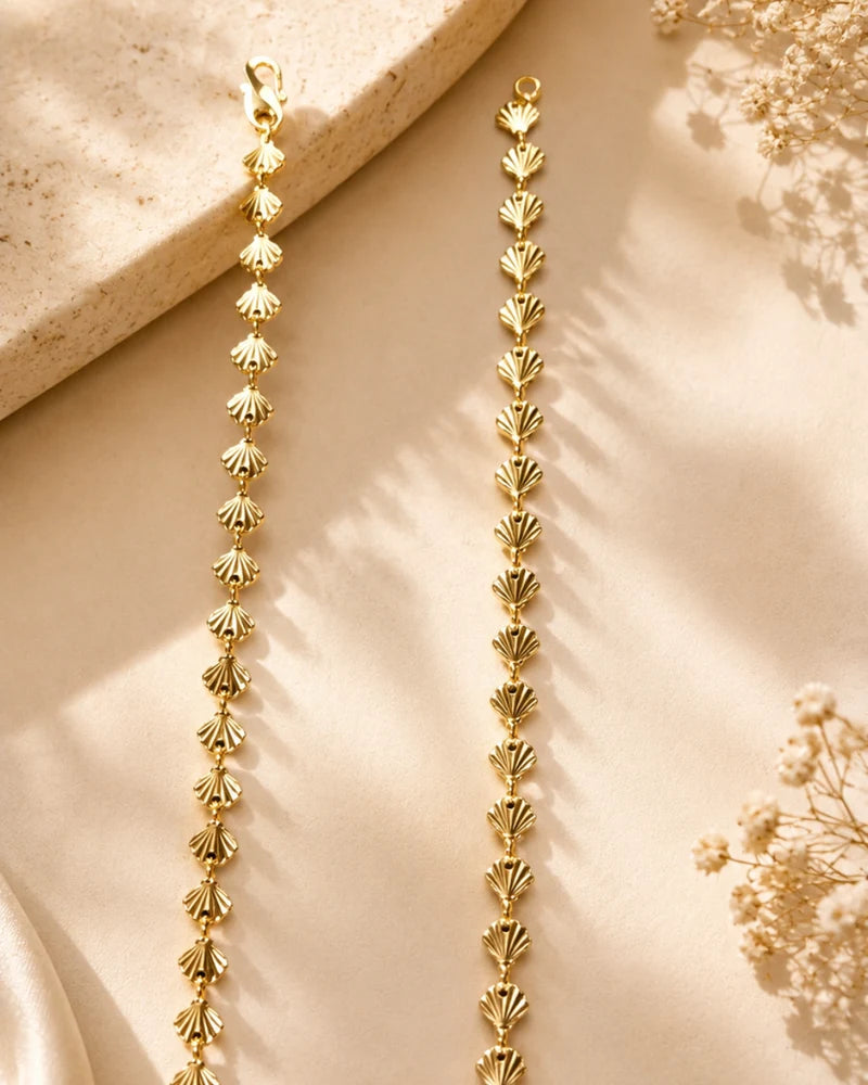 Gold-Tone Artificial Shell Design Chain Necklace